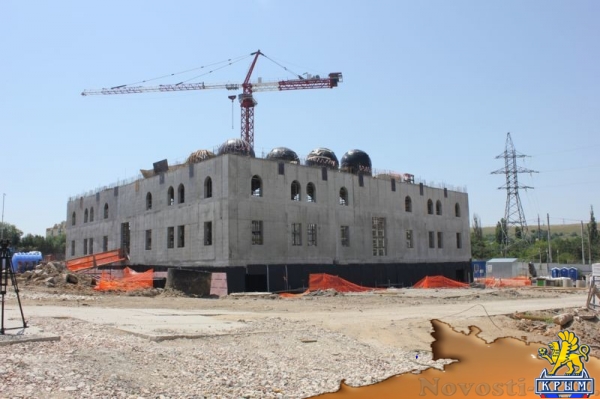 Строители начали возведение малых куполов Соборной мечети в Симферополе (ВИДЕО) - «70 лет Победы»