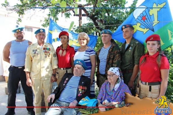 Празднование Дня ВДВ в Алуштинском регионе началось с чествования старейшего в Крыму десантника (ФОТО) - «Общество Крыма»