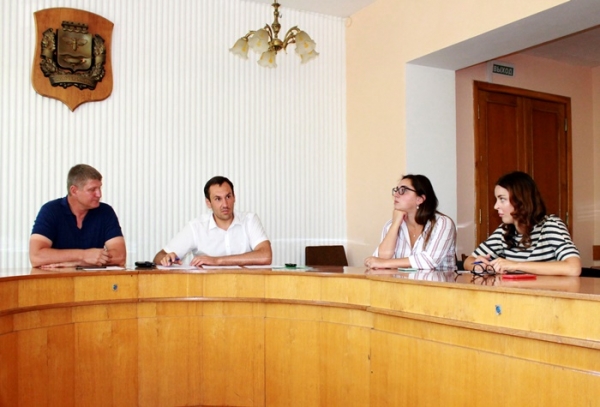 Госкомрегистр оказывает содействие в оформлении помещений одного из симферопольских общежитий — Александр Спиридонов - «Госкомрегистр»