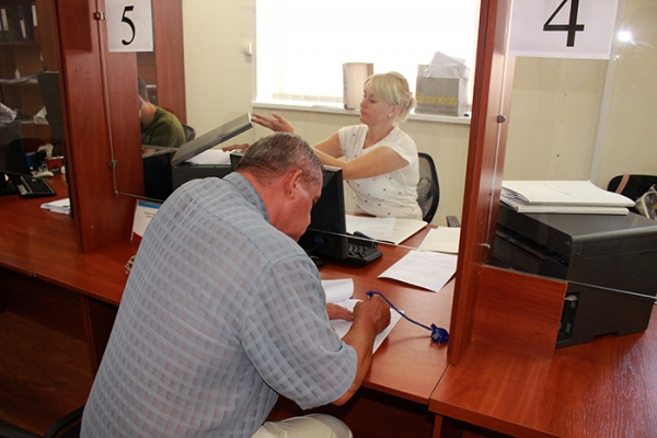 Госкомрегистр помогает симферопольцам в приватизации имущества — Александр Спиридонов - «Госкомрегистр»