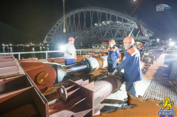 Строители готовят железнодорожную арку Крымского моста к погрузке на плавсистему (ФОТО) - «Экономика Крыма»