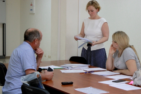 Руководство Госкомрегистра продолжает проводить личные приемы граждан - «Госкомрегистр» Руководство Госкомрегистра продолжает проводить личные приемы граждан - «Госкомрегистр»