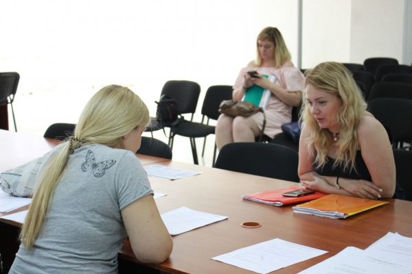 Руководство Госкомрегистра продолжает проводить личные приемы граждан - «Госкомрегистр» Руководство Госкомрегистра продолжает проводить личные приемы граждан - «Госкомрегистр»