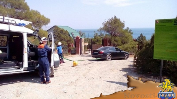 Крымские спасатели сняли с горных обрывов два автомобиля (ФОТО) - «Общество Крыма»