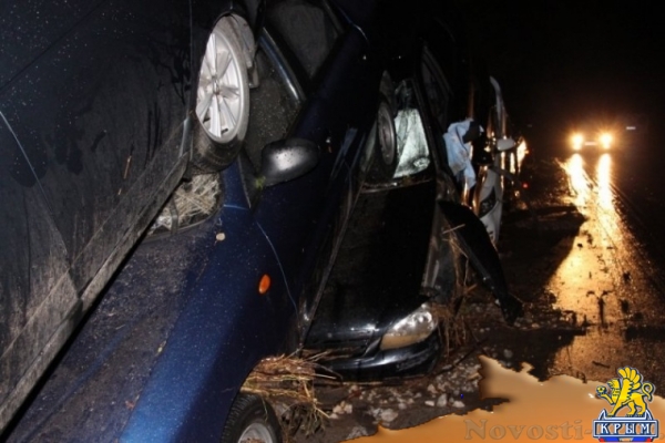 Десятки машин под Судаком пострадали из-за дождя - «Керчь»