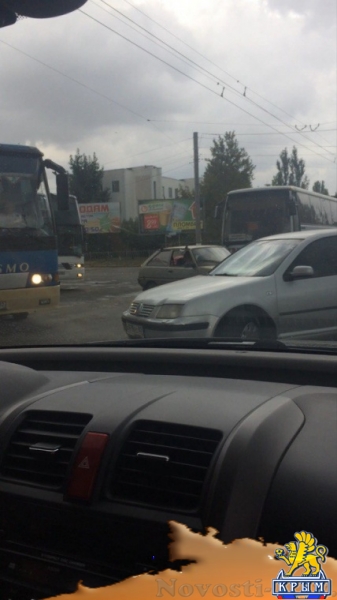 В Керчи пробки из-за неработающего светофора - «Керчь» В Керчи пробки из-за неработающего светофора - «Керчь»