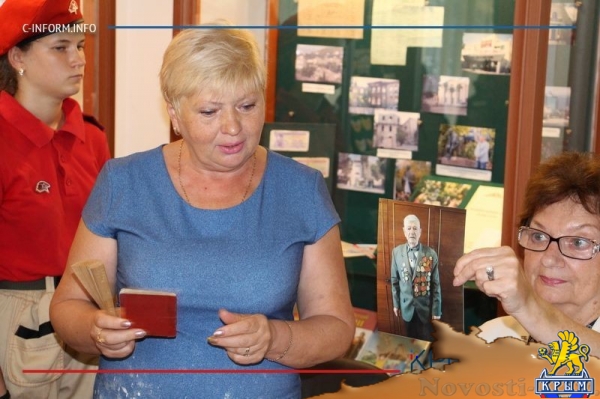 Ялтинцы передали в семью ветерана с Украины медаль «За отвагу», которой он был награжден в годы войны (ФОТО) - «Общество Крыма»