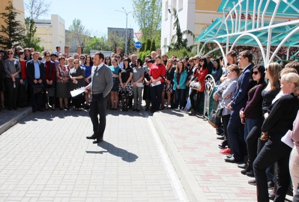 За весь период деятельности Госкомрегистра кадровой ротации подверглись более 160 сотрудников - «Госкомрегистр»