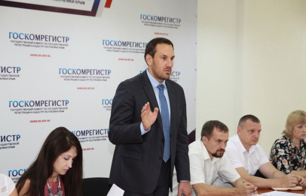 Мы будем прощаться с теми руководителями подразделений Госкомрегистра, которые слабо справляются с поставленными задачами — Александр Спиридонов - «Госкомрегистр»