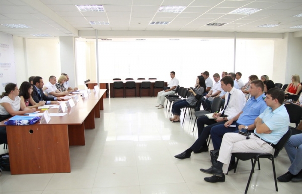 В Госкомрегистре будут и впредь тщательно следить за регистрацией прав на крупные объекты недвижимости федерального и республиканского значения - «Госкомрегистр»