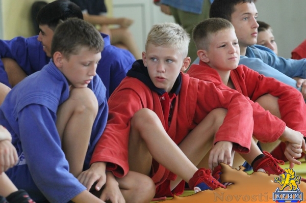 Практика во время подготовки к «Кубку двух морей»: самбисты проявили себя в схватках в Феодосии - «Керчь»