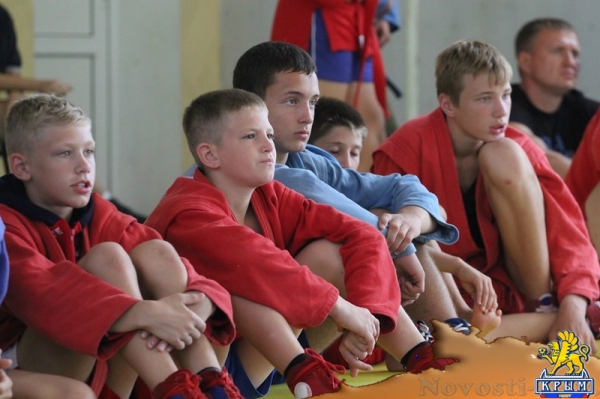 Практика во время подготовки к «Кубку двух морей»: самбисты проявили себя в схватках в Феодосии - «Керчь»