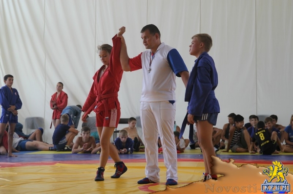 Практика во время подготовки к «Кубку двух морей»: самбисты проявили себя в схватках в Феодосии - «Керчь»