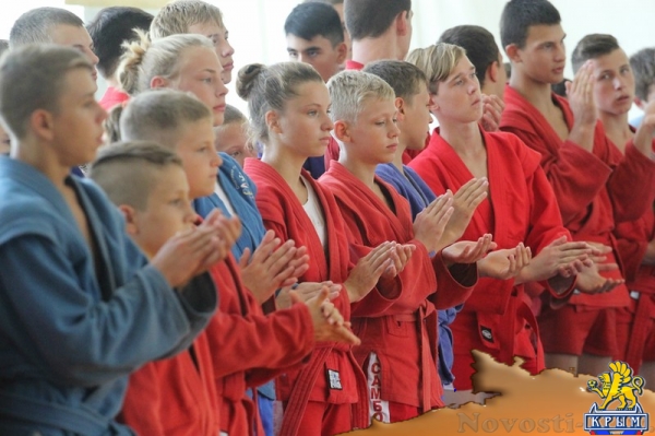 Практика во время подготовки к «Кубку двух морей»: самбисты проявили себя в схватках в Феодосии - «Керчь»