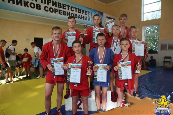 Практика во время подготовки к «Кубку двух морей»: самбисты проявили себя в схватках в Феодосии - «Керчь»