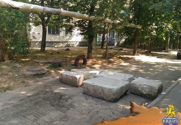 Администрация Симферополя начала борьбу с незаконными шлагбаумами во дворах - «Спорт Крыма»