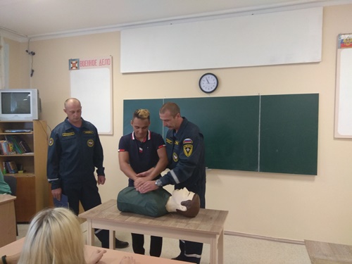 Сергей Шахов: благодаря открытым урокам от спасателей дети проходят уникальную «школу», которая учит жизненно важным правилам безопасности при чрезвычайных ситуациях - «МЧС»