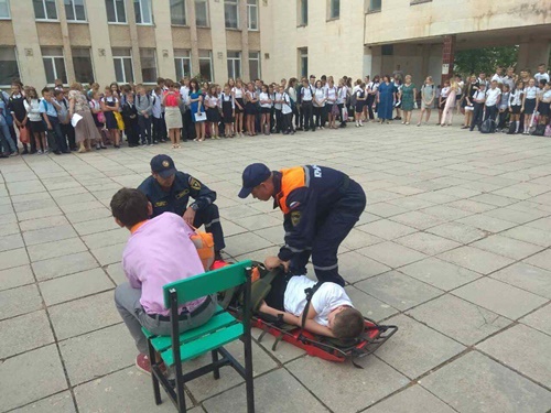 Сергей Шахов: благодаря открытым урокам от спасателей дети проходят уникальную «школу», которая учит жизненно важным правилам безопасности при чрезвычайных ситуациях - «МЧС»