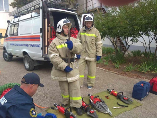 Сергей Шахов: благодаря открытым урокам от спасателей дети проходят уникальную «школу», которая учит жизненно важным правилам безопасности при чрезвычайных ситуациях - «МЧС»