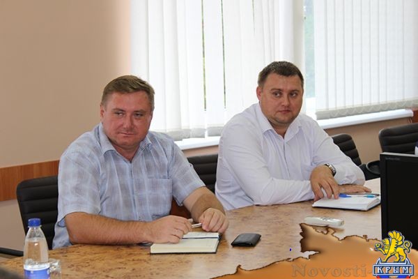 Руководство Госкомрегистра продолжает в рамках личных приёмов по всей Республике Крым отвечать на вопросы граждан - «Экономика» Руководство Госкомрегистра продолжает в рамках личных приёмов по всей Республике Крым отвечать на вопросы граждан - «Экономика»