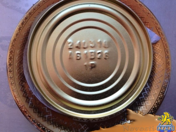 Фотофакт: севастопольцев кормят глистами в консервах - «Общество»