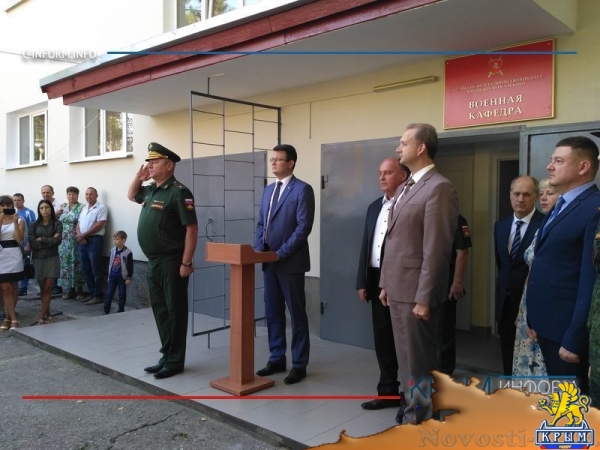 Первые сто студентов КФУ стали курсантами военной кафедры - «Политика Крыма» Первые сто студентов КФУ стали курсантами военной кафедры - «Политика Крыма»