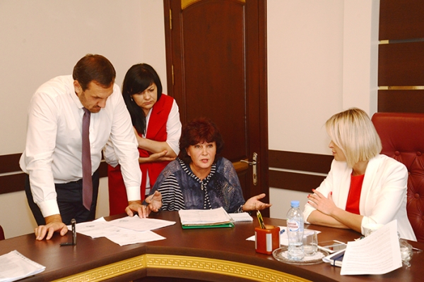 Специалисты Госкомрегистра продолжают проводить выездные приёмы граждан с целью оказания практической помощи населению - «Госкомрегистр»