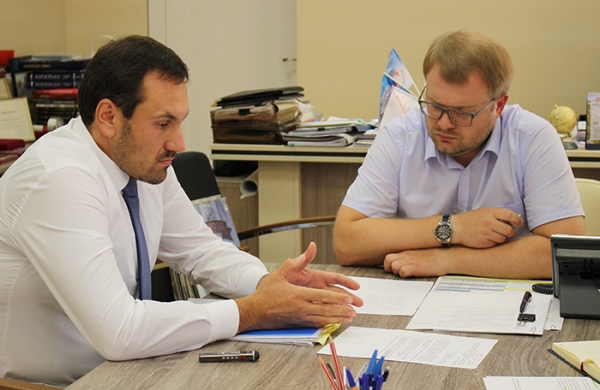 Госкомрегистр предложил МФЦ открыть окна по приёму-выдаче документов и оказанию услуг сферы учёта и регистрации для инвесторов, банков и застройщиков - «Госкомрегистр»