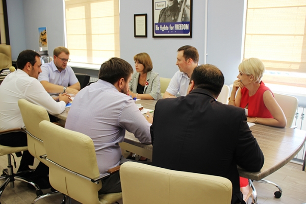 Госкомрегистр предложил МФЦ открыть окна по приёму-выдаче документов и оказанию услуг сферы учёта и регистрации для инвесторов, банков и застройщиков - «Госкомрегистр»