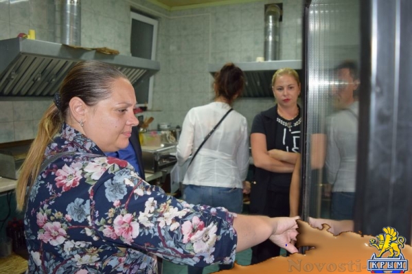 Власти Симферополя пригрозили закрытием проработавшему много лет вместо детской площадки кафе - «Экономика Крыма»