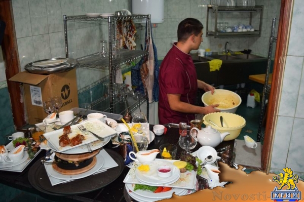 Власти Симферополя пригрозили закрытием проработавшему много лет вместо детской площадки кафе - «Экономика Крыма»