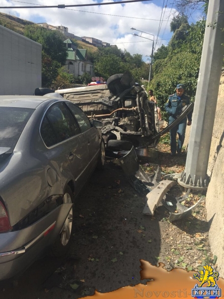 В Севастополе пьяная автоледи опрокинула свою машину и разбила две иномарки - «Новости Крыма»