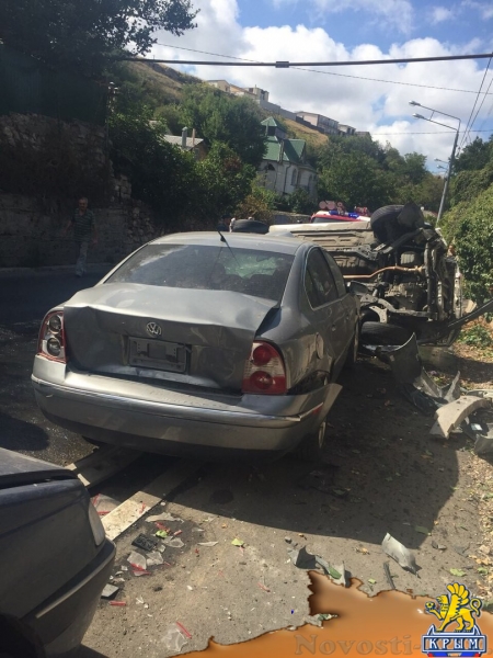 В Севастополе пьяная автоледи опрокинула свою машину и разбила две иномарки - «Новости Крыма»