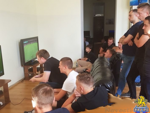 Первый в Крыму турнир по киберфутболу FIFA-17 назвал призёров - «Спорт Крыма» Первый в Крыму турнир по киберфутболу FIFA-17 назвал призёров - «Спорт Крыма»