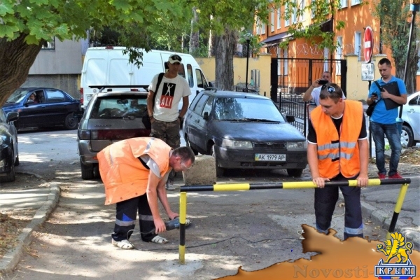 Власти Симферополя снесли более двух десятков незаконных шлагбаумов - «Общество Крыма» Власти Симферополя снесли более двух десятков незаконных шлагбаумов - «Общество Крыма»