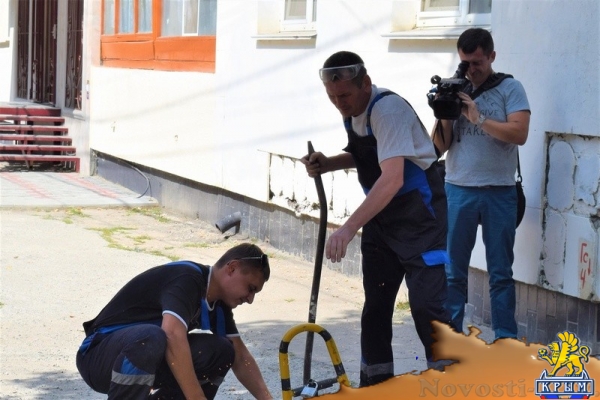 Власти Симферополя снесли более двух десятков незаконных шлагбаумов - «Общество Крыма» Власти Симферополя снесли более двух десятков незаконных шлагбаумов - «Общество Крыма»