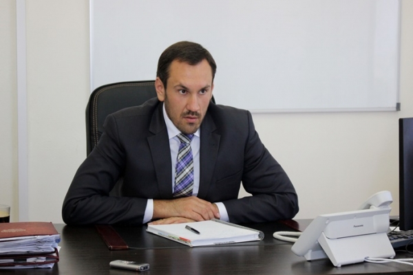 В Госкомрегистре разработали для сотрудников специализированное пошаговое руководство по предоставлению государственных услуг - «Госкомрегистр»