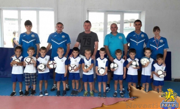 Глава Керчи пришел в гости к юным футболистам - «Керчь»