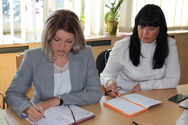 Руководство Госкомрегистра проконсультировало Алуштинскую администрацию по вопросам кадастрового учета и регистрации права собственности - «Госкомрегистр»