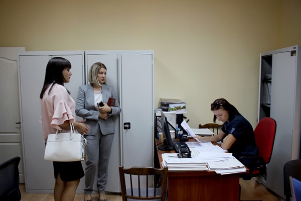 Первый заместитель председателя Госкомрегистра провела выездной прием граждан в Алуште - «Госкомрегистр»