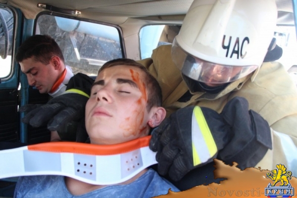 Крымские спасатели раздавили грузовиком «Запорожец» в рамках учений по ликвидации последствий ДТП - «Общество Крыма»