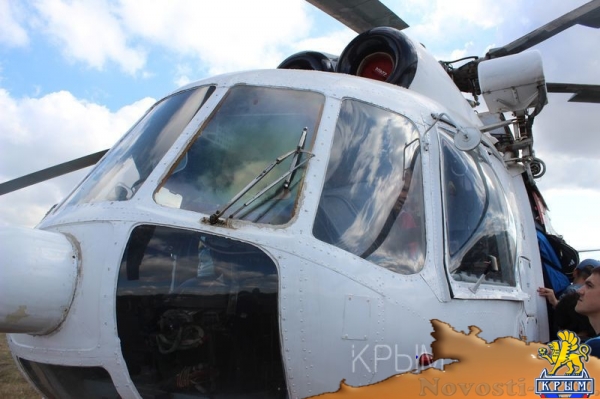 Аэропорт Заводское в Симферополе отметил вековой юбилей грандиозным авиашоу и десантом парашютистов - «Культура Крыма» Аэропорт Заводское в Симферополе отметил вековой юбилей грандиозным авиашоу и десантом парашютистов - «Культура Крыма»