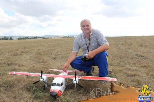 Аэропорт Заводское в Симферополе отметил вековой юбилей грандиозным авиашоу и десантом парашютистов - «Культура Крыма» Аэропорт Заводское в Симферополе отметил вековой юбилей грандиозным авиашоу и десантом парашютистов - «Культура Крыма»