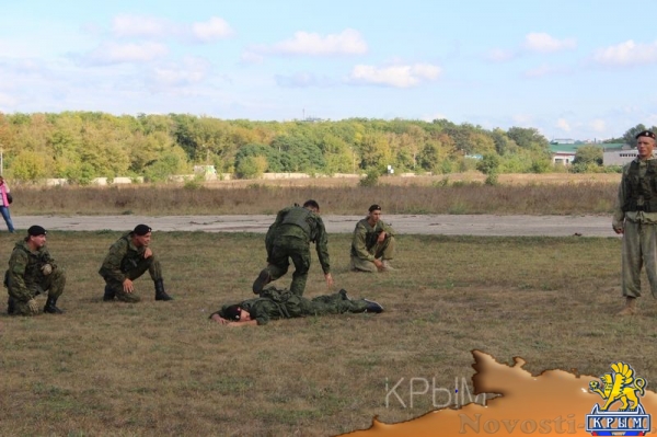 Аэропорт Заводское в Симферополе отметил вековой юбилей грандиозным авиашоу и десантом парашютистов - «Культура Крыма» Аэропорт Заводское в Симферополе отметил вековой юбилей грандиозным авиашоу и десантом парашютистов - «Культура Крыма»