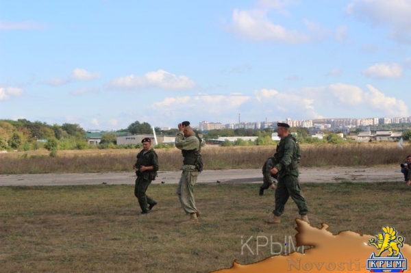 Аэропорт Заводское в Симферополе отметил вековой юбилей грандиозным авиашоу и десантом парашютистов - «Культура Крыма» Аэропорт Заводское в Симферополе отметил вековой юбилей грандиозным авиашоу и десантом парашютистов - «Культура Крыма»