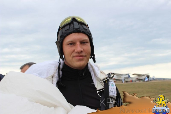 Аэропорт Заводское в Симферополе отметил вековой юбилей грандиозным авиашоу и десантом парашютистов - «Культура Крыма» Аэропорт Заводское в Симферополе отметил вековой юбилей грандиозным авиашоу и десантом парашютистов - «Культура Крыма»