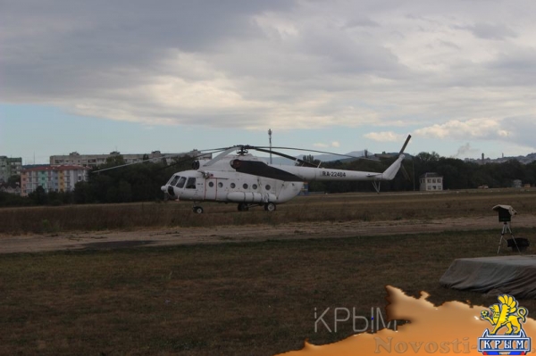 Аэропорт Заводское в Симферополе отметил вековой юбилей грандиозным авиашоу и десантом парашютистов - «Культура Крыма» Аэропорт Заводское в Симферополе отметил вековой юбилей грандиозным авиашоу и десантом парашютистов - «Культура Крыма»