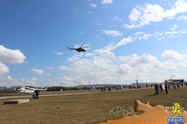 Аэропорт Заводское в Симферополе отметил вековой юбилей грандиозным авиашоу и десантом парашютистов - «Культура Крыма» Аэропорт Заводское в Симферополе отметил вековой юбилей грандиозным авиашоу и десантом парашютистов - «Культура Крыма»