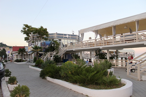 Специалисты Госкомрегистра провели повторный анализ документации по 12 спорным объектам, внесенным в список самовольных построек в Алуште - «Госкомрегистр»