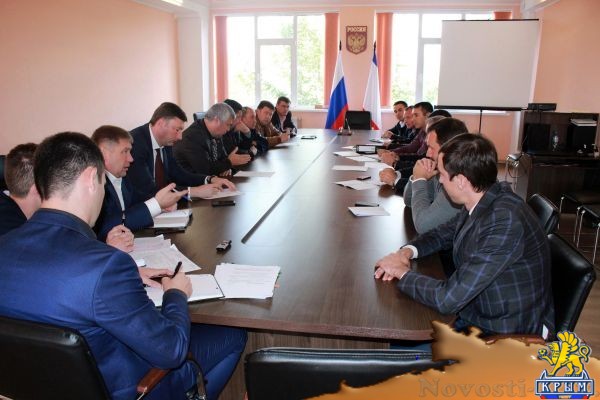 Госкомрегистр продолжает оформлять земельные участки для участников «полян протеста» - Александр Спиридонов  - «Экономика»